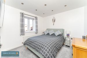 Bedroom- click for photo gallery